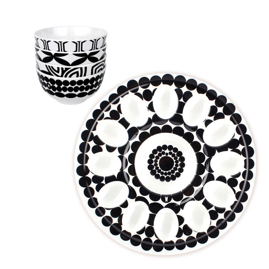 Plateau d'œufs noir et blanc