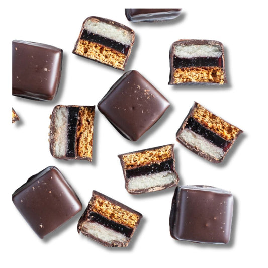 Confiserie à la pâte d'amandes et aux cerises