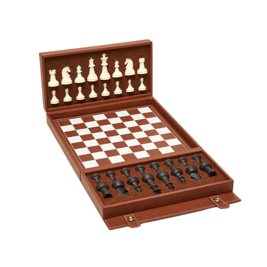 Ensemble de backgammon et d'échecs marron