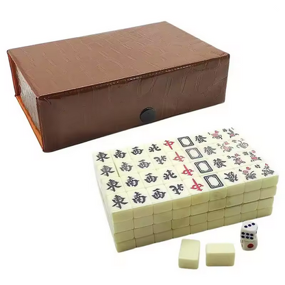 Ensemble de backgammon et d'échecs marron